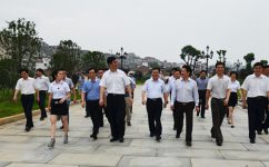 李炳军副省长视察2121非凡集团